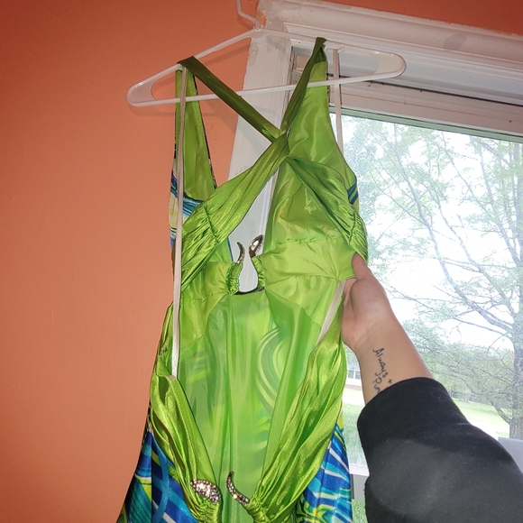 Dress - Picture 4 of 5